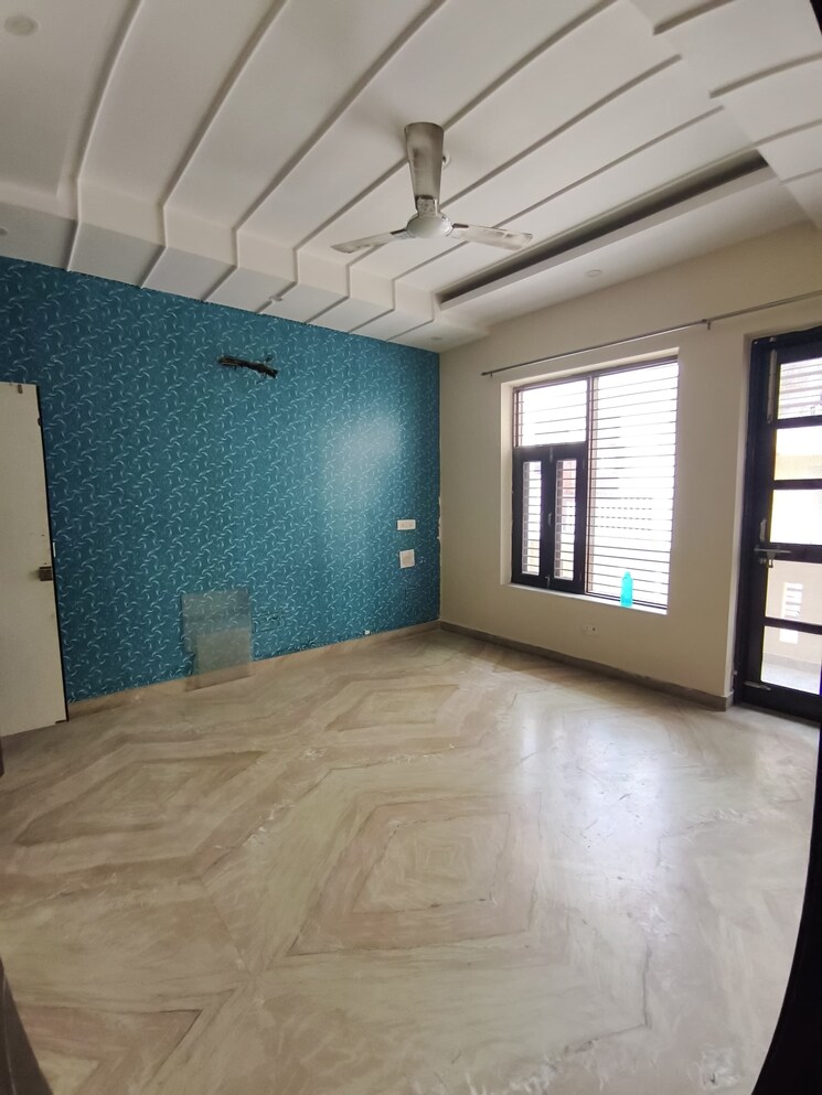 Room, sector 9a 3 Bedroom 253 Sq.Yd. Builder Floor In Sector 9a Gurgaon 8818704