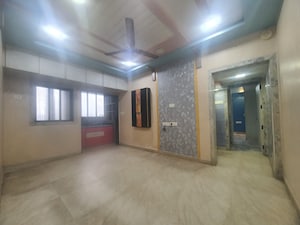 Room in 1.5 BHK Apartment at Vaishali Apartment CHS, Mazgaon – for Sale