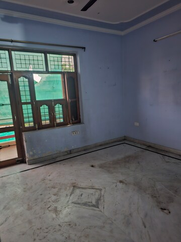Furnished Amenities in 3 BHK Builder Floor at Sector 9 – for Rent