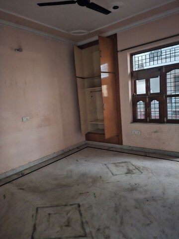 Balcony in 3 BHK Builder Floor at Sector 9 – for Rent