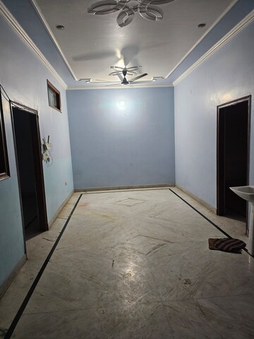 Furnished Amenities in 3 BHK Builder Floor at Sector 9 – for Rent