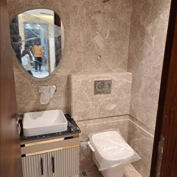 Bathroom in 2.5 BHK Apartment at Juhu – for Rent
