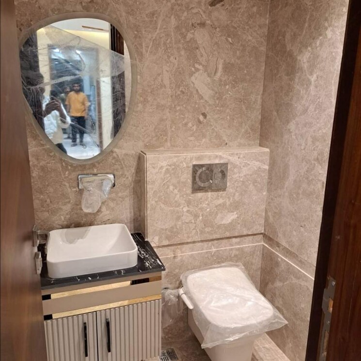 Bathroom, juhu 2.5 Bedroom 980 Sq.Ft. Apartment In Juhu Mumbai 8818740