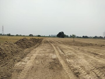 Plot For Sale in HLP Palmillas, Vip Road