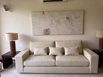 Furnished Amenities in 3 BHK Builder Floor at Defence Colony – for Rent
