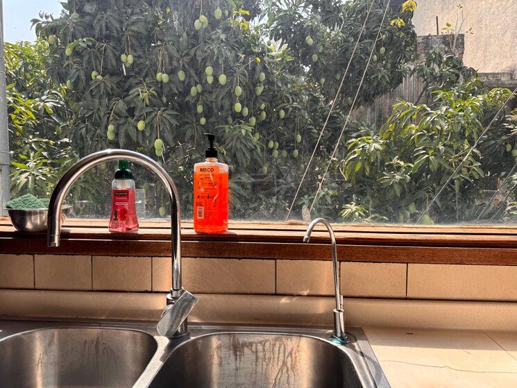 Exterior View, defence colony 3 Bedroom 325 Sq.Yd. Builder Floor In Defence Colony Delhi 8818679