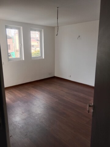 Room in 5 BHK Villa at Sector 66 – for Rent