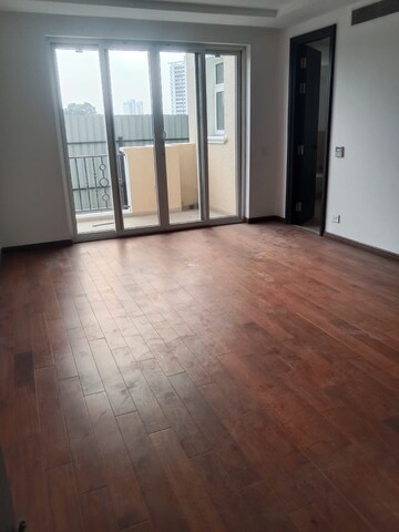 Room in 5 BHK Villa at Sector 66 – for Rent