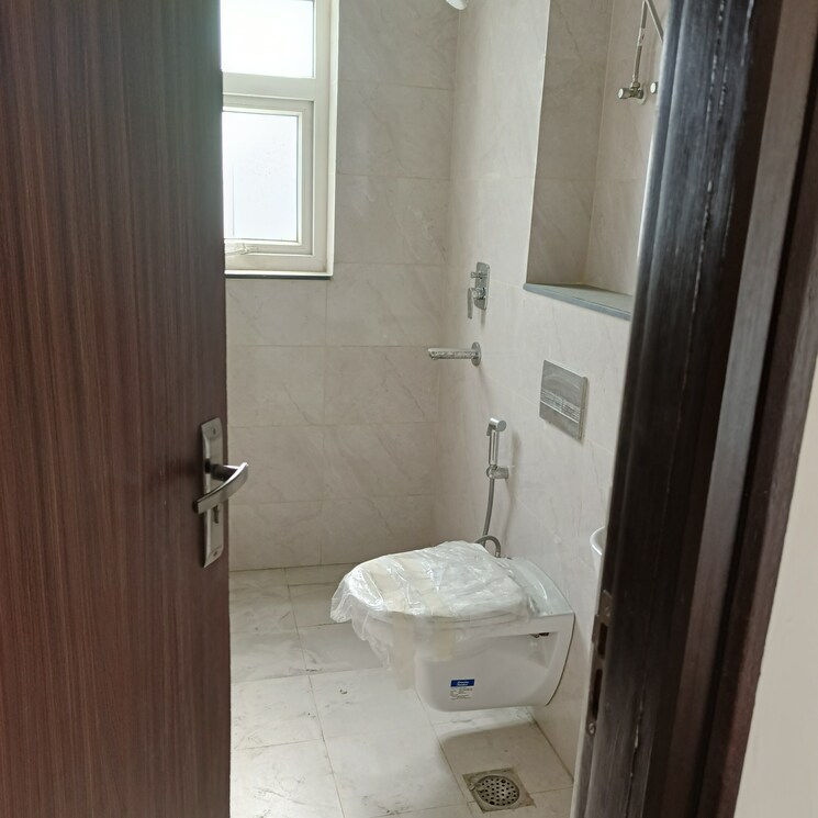 Bathroom, bptp-discovery-park 2 Bedroom 1258 Sq.Ft. Apartment In Sector 80 Faridabad 8818795