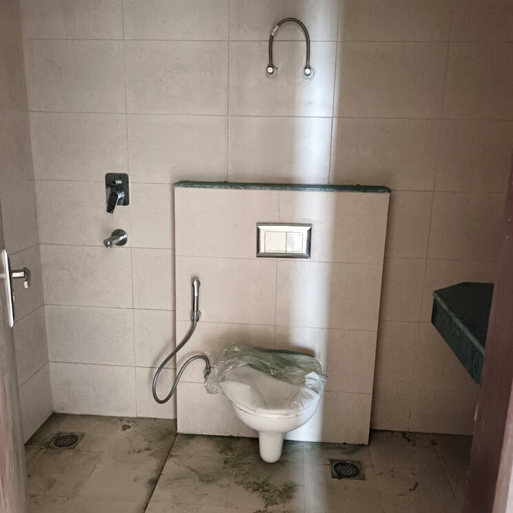 Bathroom, bptp-discovery-park 2 Bedroom 1258 Sq.Ft. Apartment In Sector 80 Faridabad 8818795