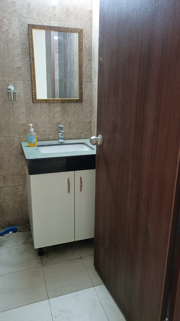 Bathroom, shapoorji-pallonji-joyville-gurgaon 2 Bedroom 734 Sq.Ft. Apartment In Sector 102 Gurgaon 8818791