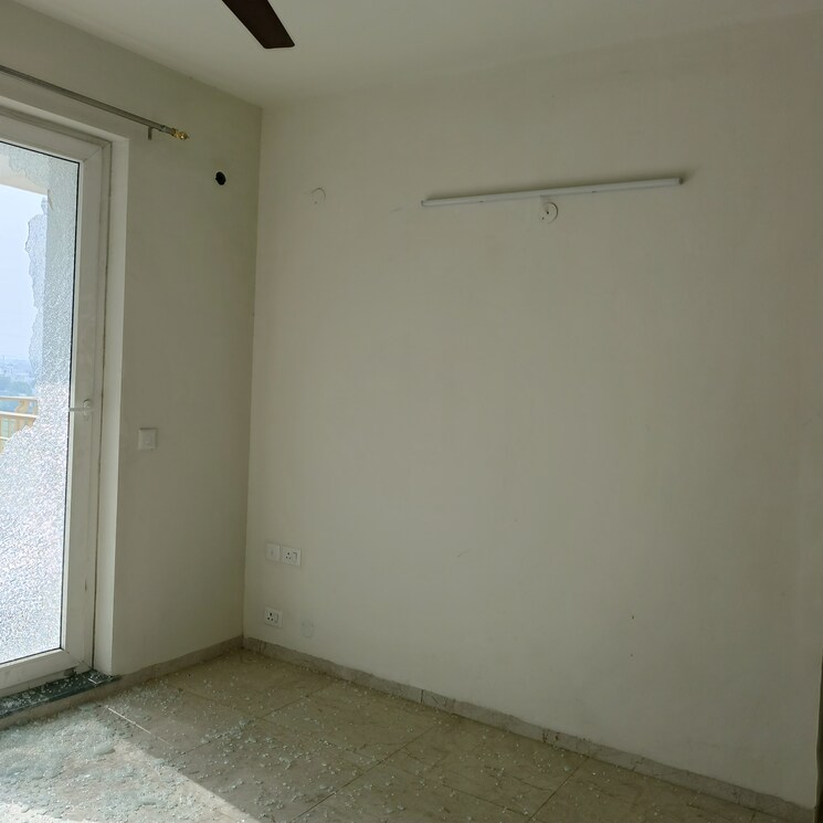 Room, bptp-discovery-park 2 Bedroom 1258 Sq.Ft. Apartment In Sector 80 Faridabad 8818795