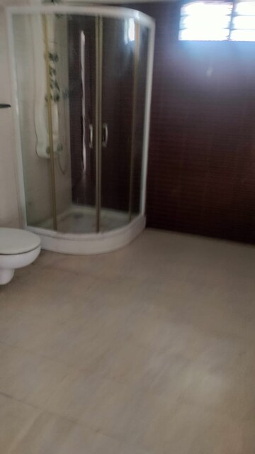 Building Lobby in 5 BHK Villa at Sriperumbudur – for Sale