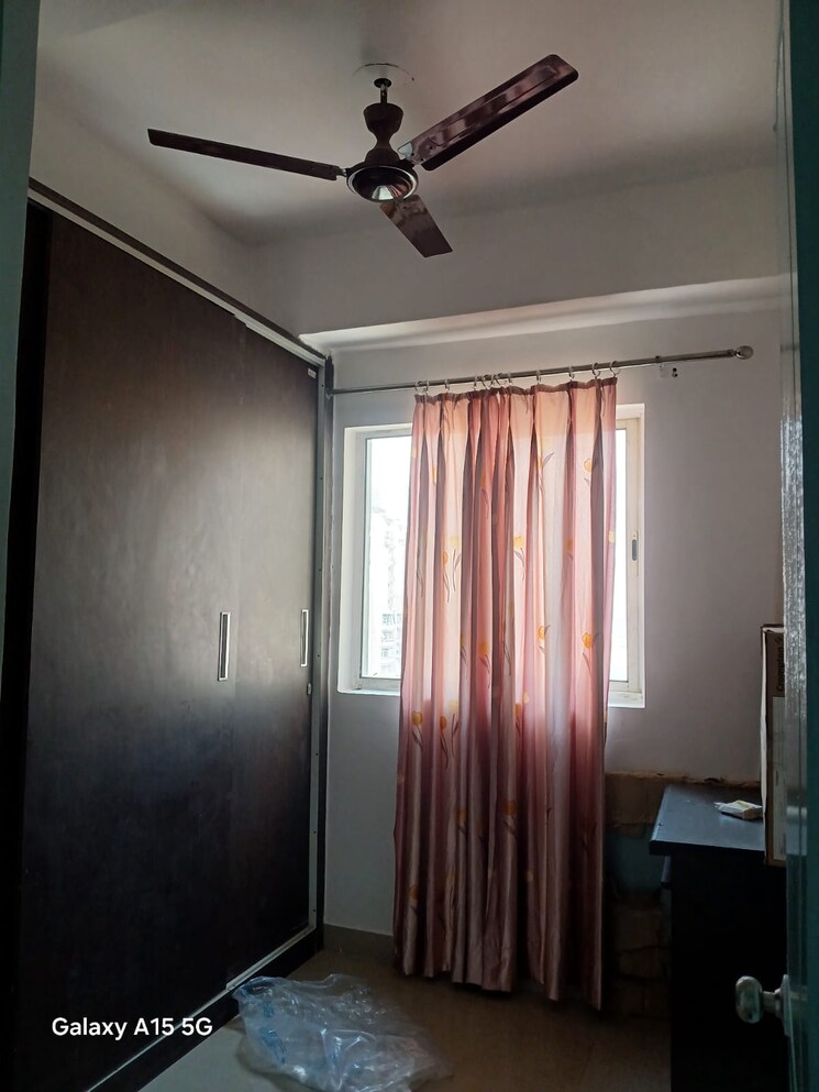 Bedroom, paras-tierea 2.5 Bedroom 1045 Sq.Ft. Apartment In Sector 137 Noida 8818807