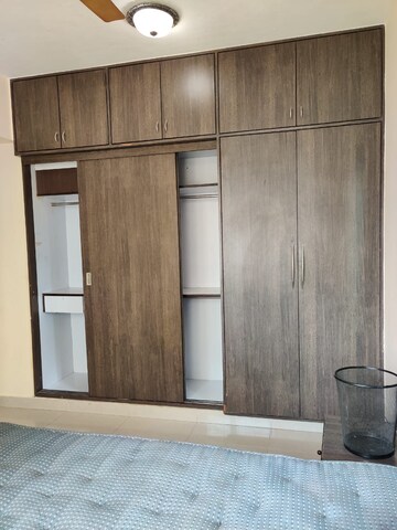 Room in 2 BHK Apartment at Lake Florence, Powai – for Rent
