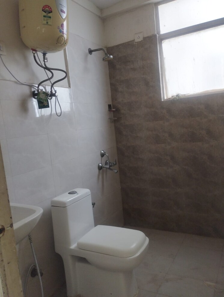 Bathroom, suncity-avenue-102 2 Bedroom 632 Sq.Ft. Apartment In Sector 102 Gurgaon 8818905