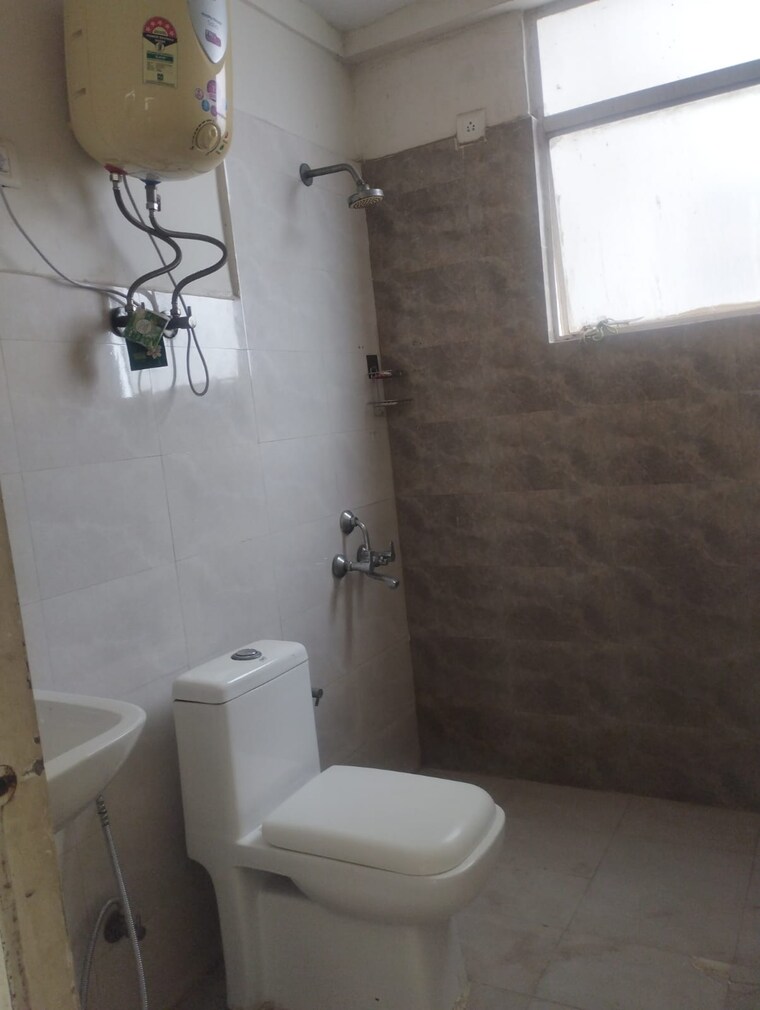 Bathroom, suncity-avenue-102 2 Bedroom 632 Sq.Ft. Apartment In Sector 102 Gurgaon 8818905