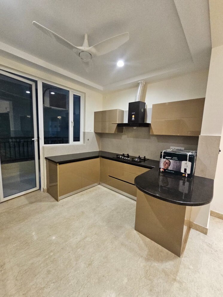 Kitchen, maya-green-lotus-saksham 3 Bedroom 1346 Sq.Ft. Apartment In International Airport Road Zirakpur 8818889