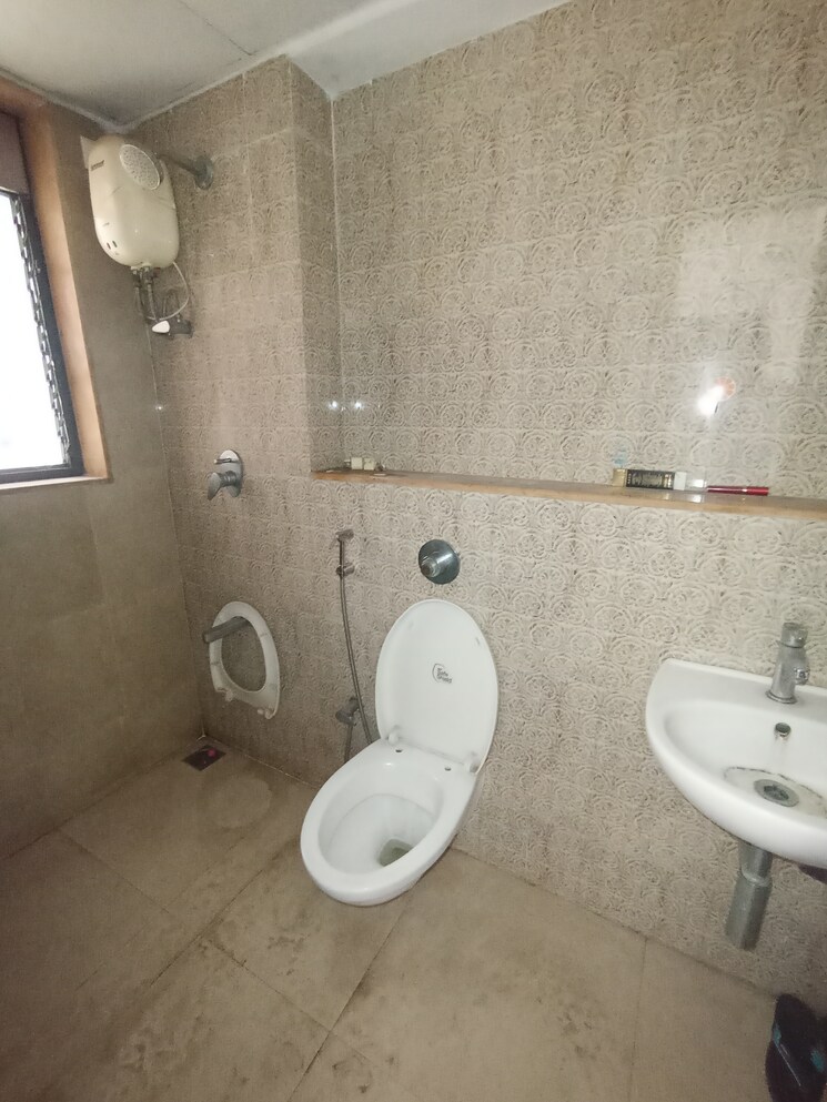 Bathroom, lodha-palava-city-lakeshore-greens 1.5 Bedroom 556 Sq.Ft. Apartment In Dombivli East Thane 8818917