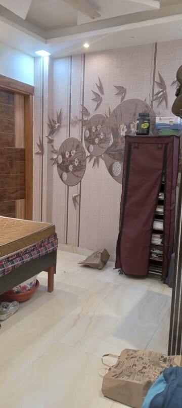 Room in 2 BHK Builder Floor at Shastri Nagar – for Rent