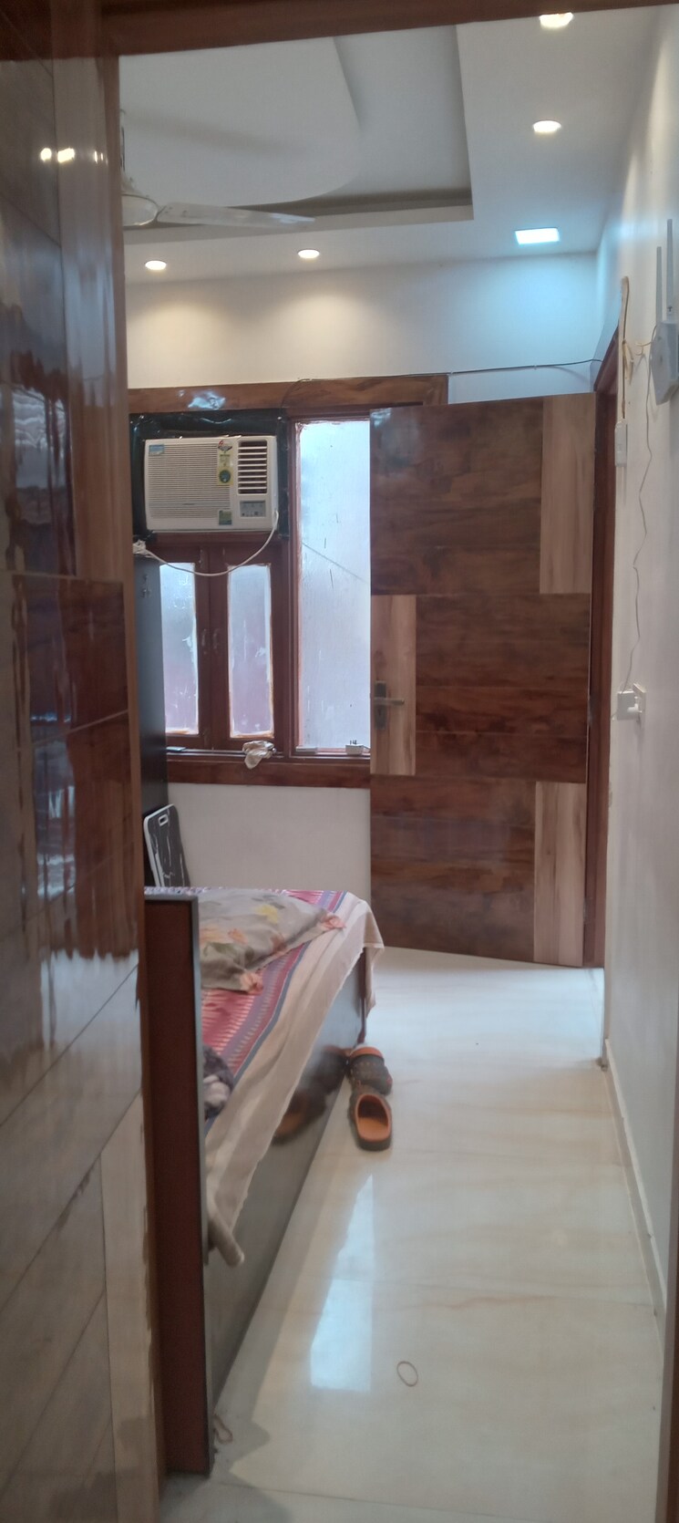 Room, shastri nagar 2 Bedroom 450 Sq.Ft. Builder Floor In Shastri Nagar Delhi 8818932