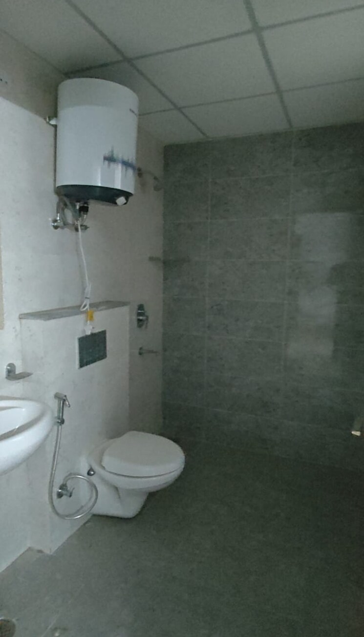 Bathroom, omaxe-royal-residency-faridabad 3 Bedroom 1925 Sq.Ft. Apartment In Sector 79 Faridabad 8818950