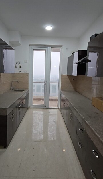 3 BHK Apartment For Rent in Omaxe Royal Residency Faridabad, Sector 79