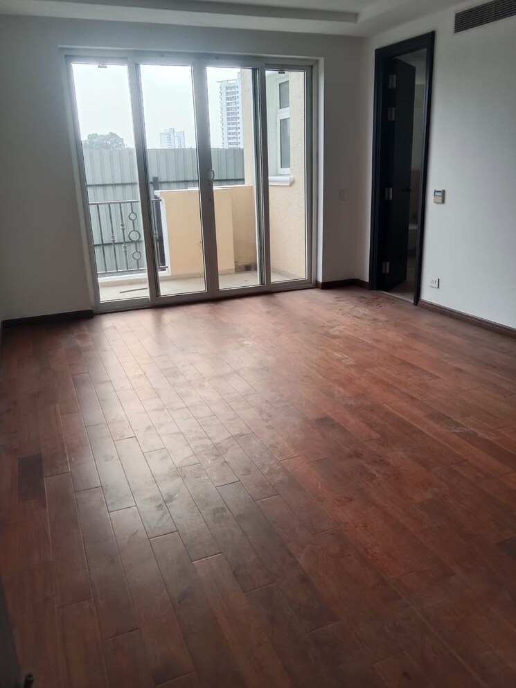 Room, new friends colony 6 Bedroom 500 Sq.Yd. Villa In New Friends Colony Delhi 8818944