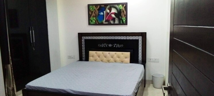 Bedroom, defence colony 3 Bedroom 226 Sq.Yd. Builder Floor In Defence Colony Delhi 8818930