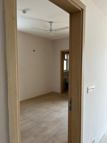 Room in 2.5 BHK Apartment at Smart World Gems, Sector 89 – for Rent