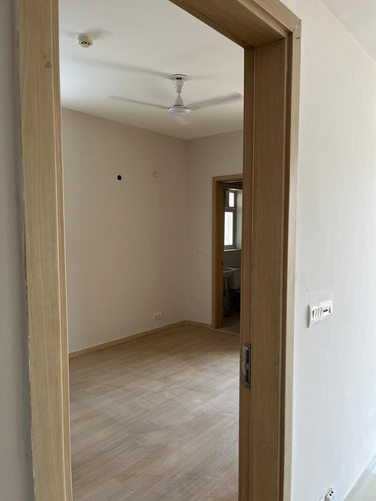 Room, smart-world-gems 2.5 Bedroom 1196 Sq.Ft. Apartment In Sector 89 Gurgaon 8818969