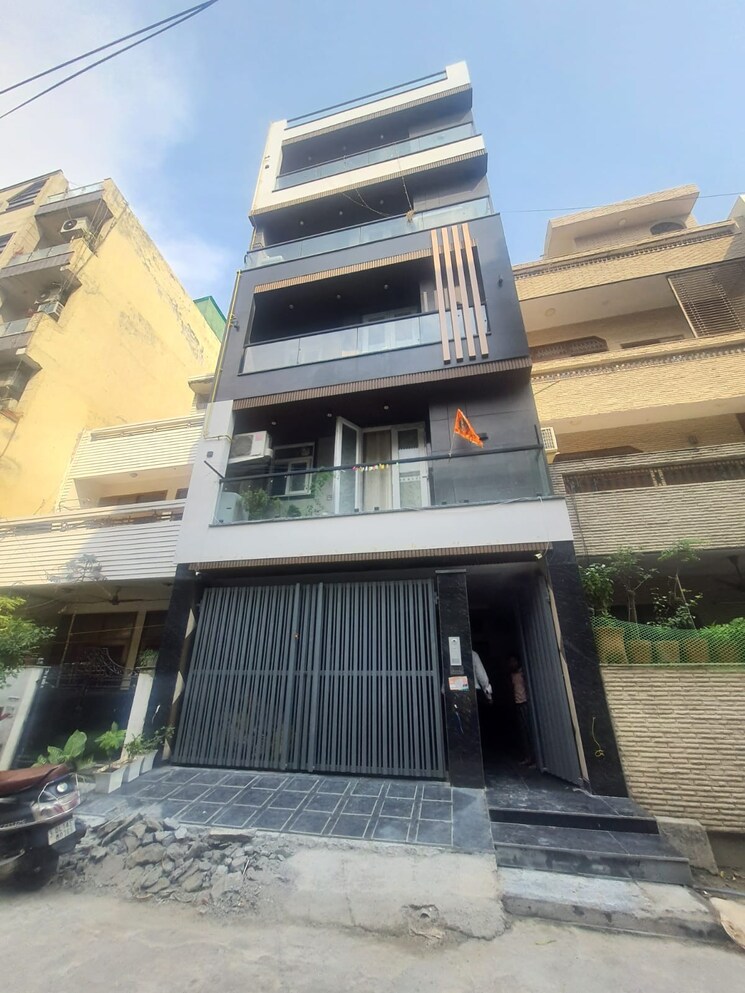 Exterior View, prashant vihar 3 Bedroom 1000 Sq.Ft. Builder Floor In Prashant Vihar Delhi 8818959