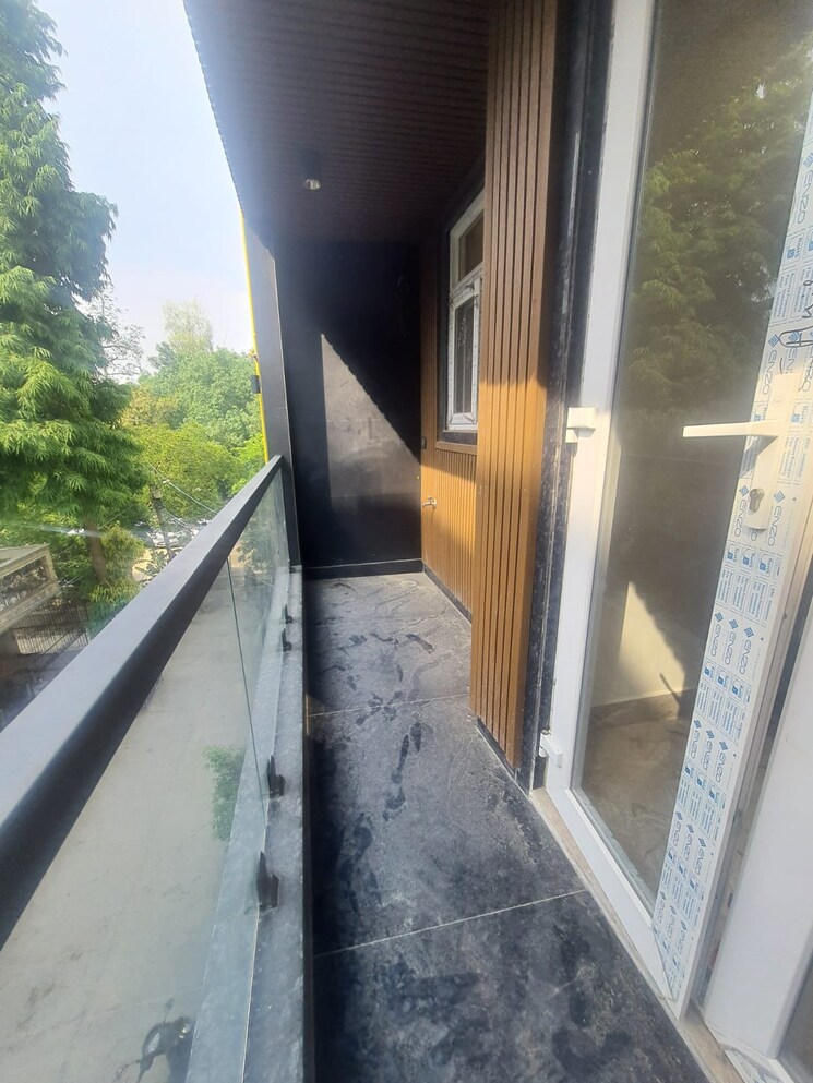 Balcony, prashant vihar 3 Bedroom 1000 Sq.Ft. Builder Floor In Prashant Vihar Delhi 8818959