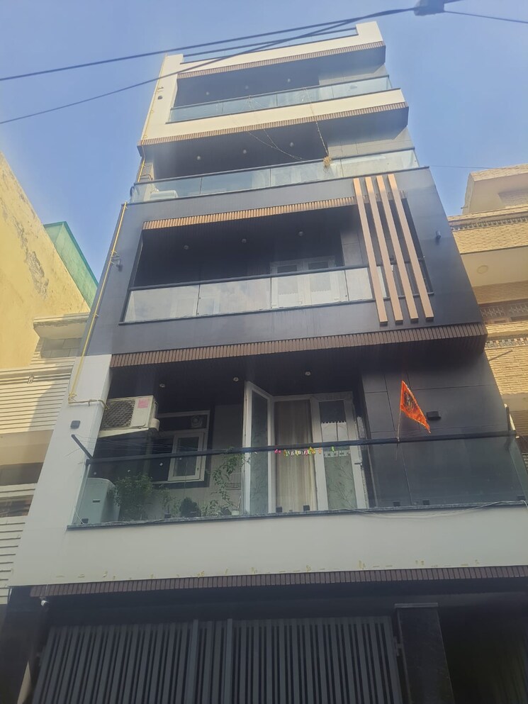 Exterior View, prashant vihar 3 Bedroom 1000 Sq.Ft. Builder Floor In Prashant Vihar Delhi 8818959