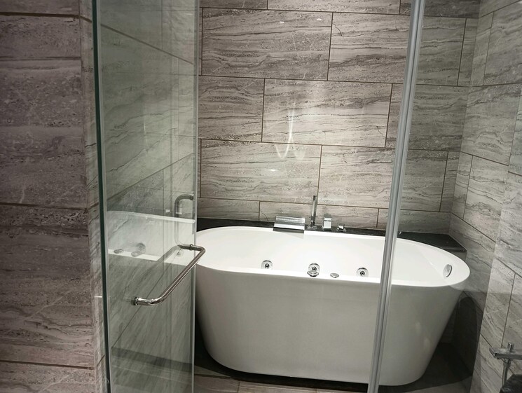 Bathroom, rustomjee-crown 5 Bedroom 3172 Sq.Ft. Apartment In Prabhadevi Mumbai 8818961