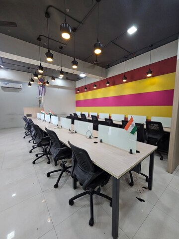  Office Space For Rent in Thaltej