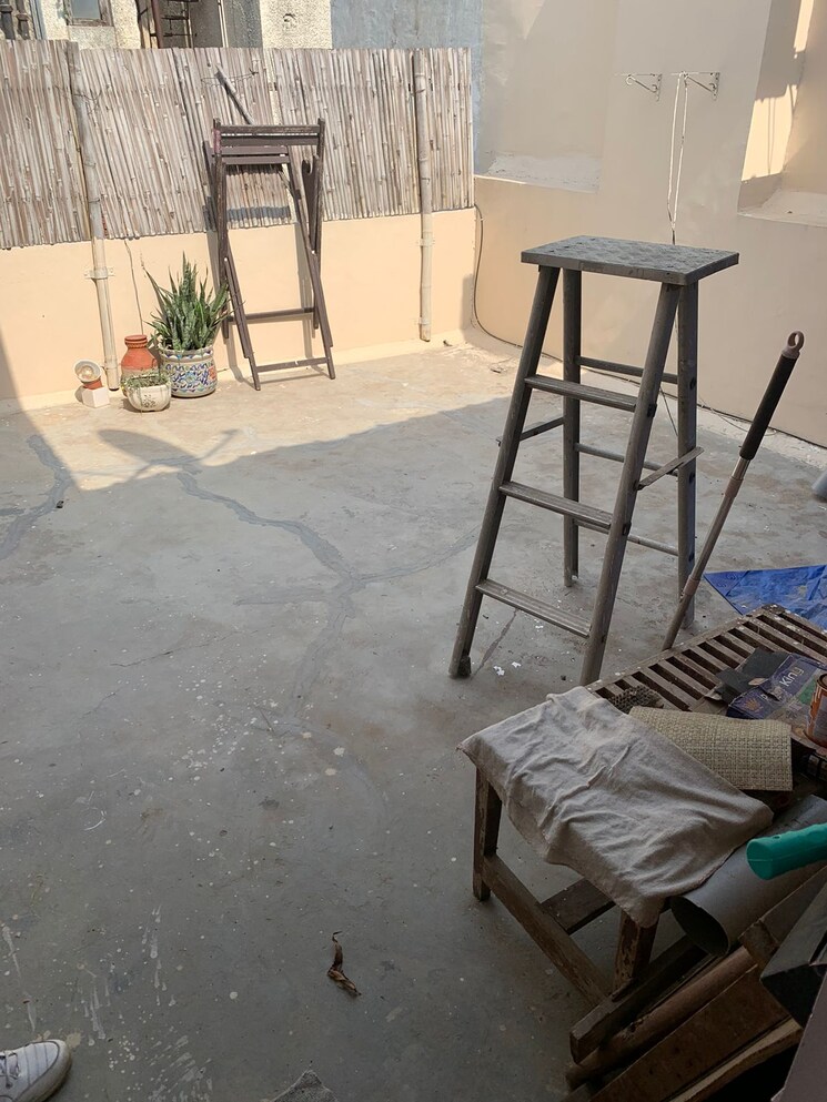 undefined, defence colony 2 Bedroom 217 Sq.Yd. Builder Floor In Defence Colony Delhi 8819002