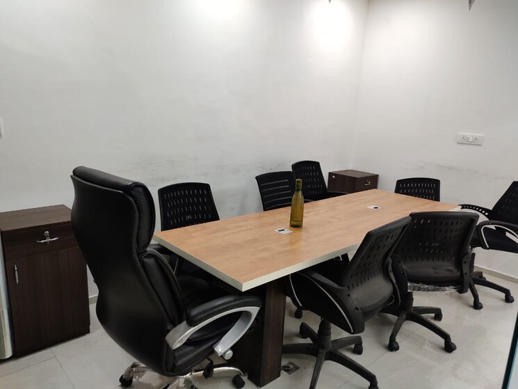 Team Area, wave-one Commercial Office Space 1984 Sq.Ft. In Sector 18 Noida 8819055