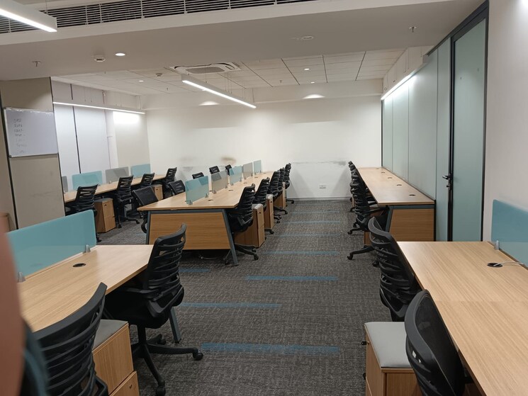 Team Area, wave-one Commercial Office Space 1984 Sq.Ft. In Sector 18 Noida 8819055
