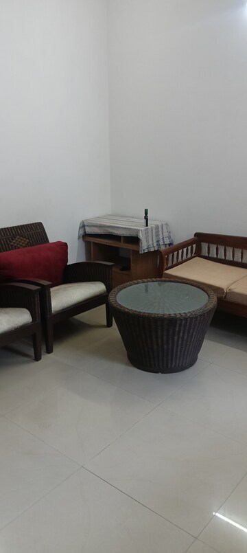 Master Bedroom in 1.5 BHK Builder Floor at RWA Apartments Sector 51, Sector 51 – for Rent