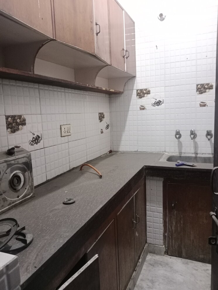 Kitchen, ashoka enclave 2 Bedroom 1600 Sq.Ft. Builder Floor In Ashoka Enclave Faridabad 8819081