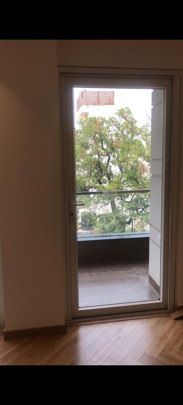 Room in 3 BHK Builder Floor at Uday Park – for Rent