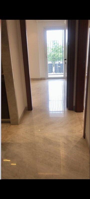 Room in 3 BHK Builder Floor at Uday Park – for Rent