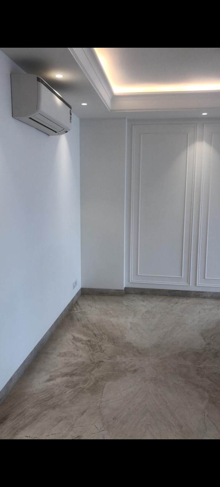 Room, uday park 3 Bedroom 2000 Sq.Ft. Builder Floor In Uday Park Delhi 8819107