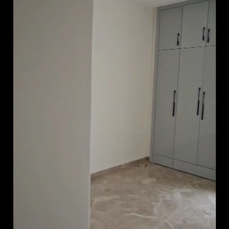 Room, new rajinder nagar 3 Bedroom 128 Sq.Yd. Builder Floor In New Rajinder Nagar Delhi 8819140