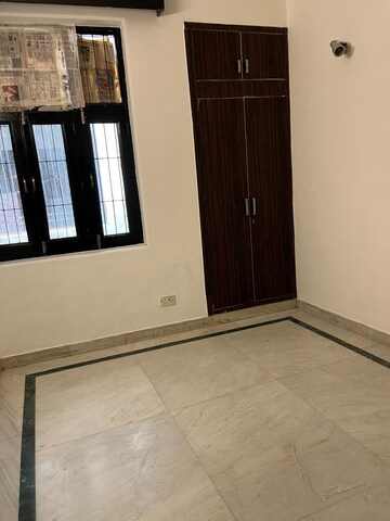 Room in 2 BHK Independent House at Sector 49 – for Rent