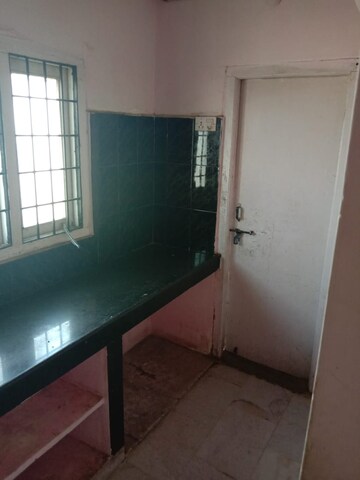 Room in 2 BHK Apartment at Kondapur – for Rent
