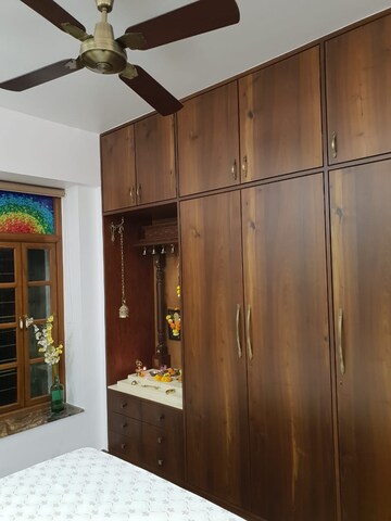 Room in 4 BHK Apartment at Neelsidhi Tower, Vashi Sector 9 – for Sale