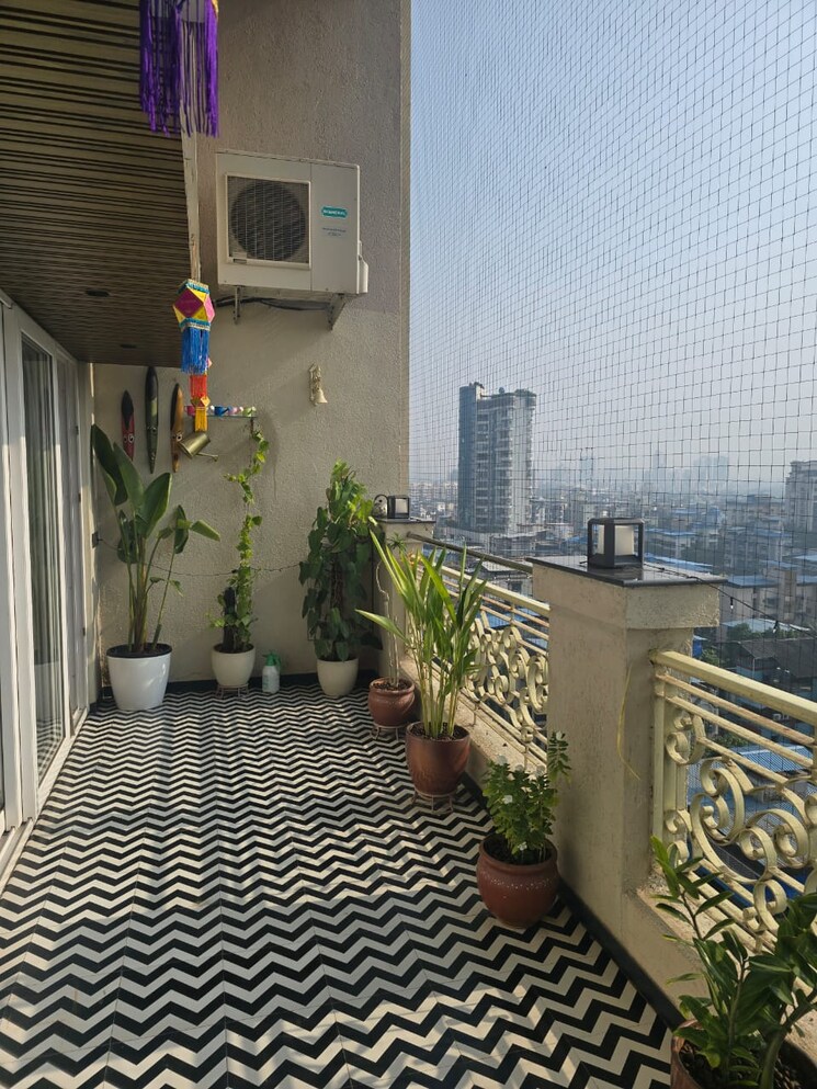 Balcony, neelsidhi-tower 4 Bedroom 2000 Sq.Ft. Apartment In Vashi Sector 9 Navi Mumbai 8819362