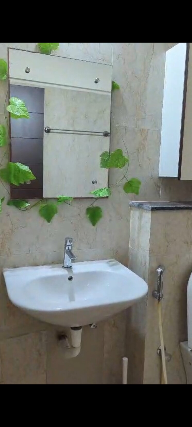 Bathroom, lodha-meridian 3 Bedroom 1818 Sq.Ft. Apartment In Kukatpally Hyderabad 8819208